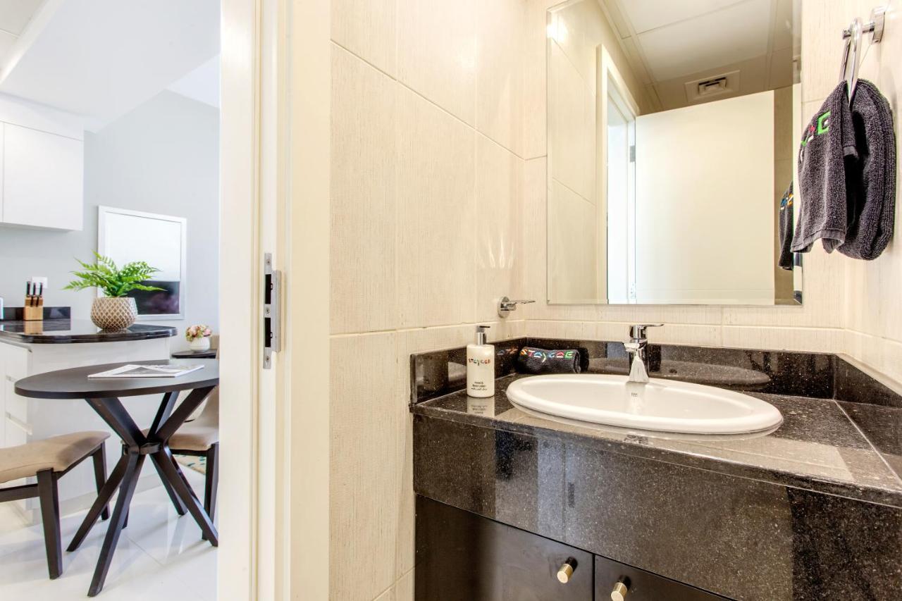 Staycae Holiday Homes - Tower 108 Ντουμπάι Εξωτερικό φωτογραφία